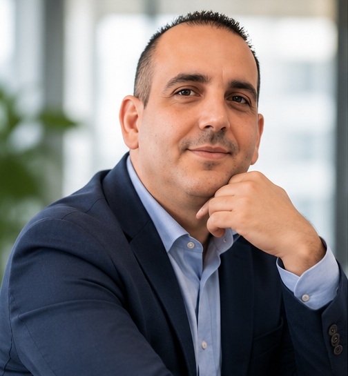 Maurizio Lorenzo Melucci, fondatore di Elite Agency Web, sviluppa siti web, prodotti e servizi digitali, oltre a soluzioni su misura per aiutare professionisti, aziende, startup e semplici appassionati del settore a far crescere il proprio progetto.